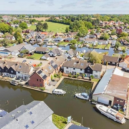 Cottage On The Quay Wroxham Buitenkant foto
