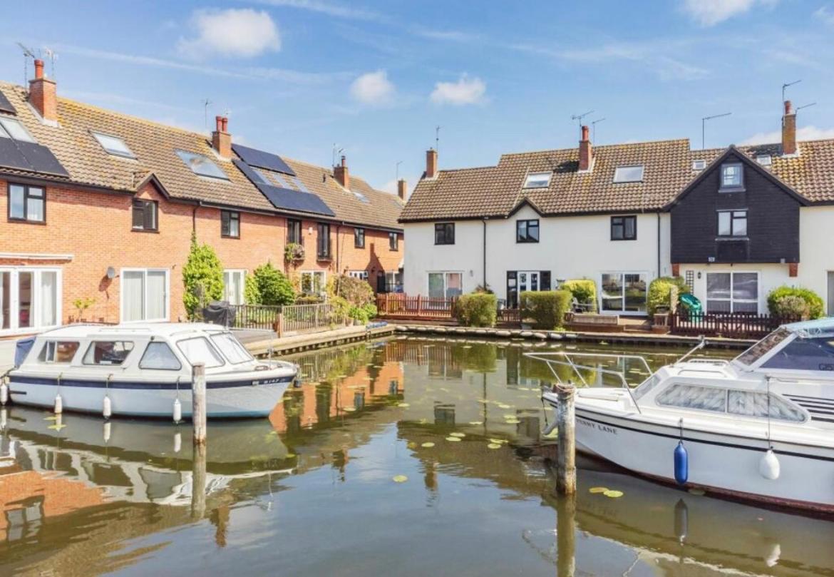 Cottage On The Quay Wroxham Buitenkant foto