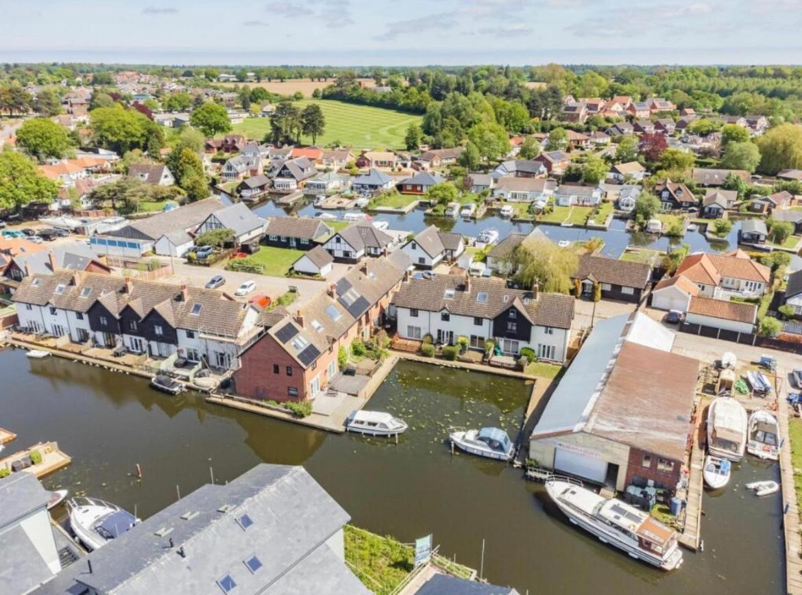 Cottage On The Quay Wroxham Buitenkant foto